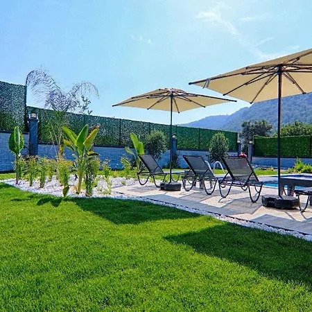 Luxury Detached With Large Garden And Private Pool In Goecek Inlice 别墅