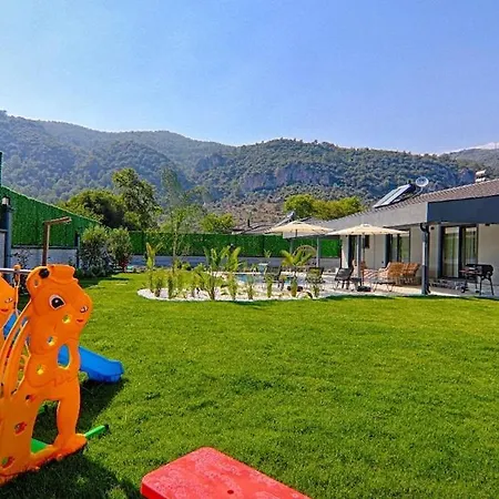 Villa Luxury Detached With Large Garden And Private Pool In Goecek Inlice