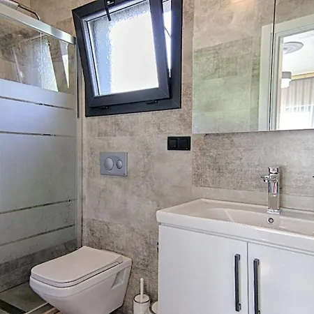 Villa Luxury Detached With Large Garden And Private Pool In Goecek Inlice