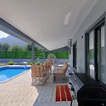 빌라 Luxury Detached With Large Garden And Private Pool In Goecek Inlice 페티예