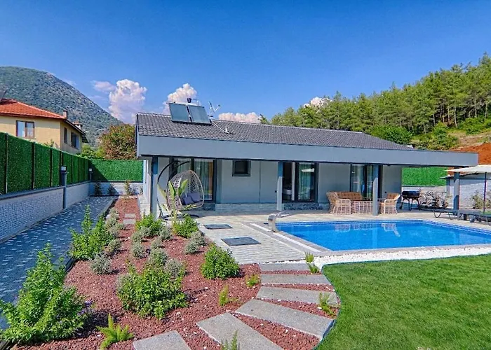 Luxury Detached With Large Garden And Private Pool In Goecek Inlice Villa