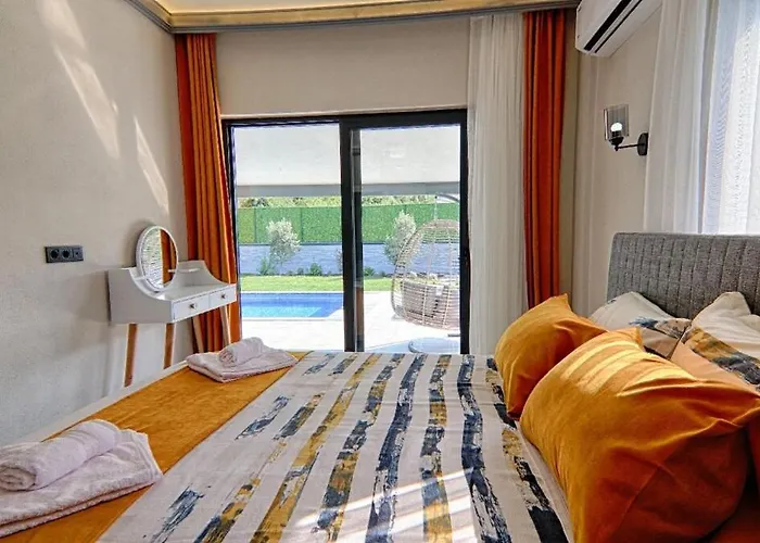 Villa Luxury Detached With Large Garden And Private Pool In Goecek Inlice *