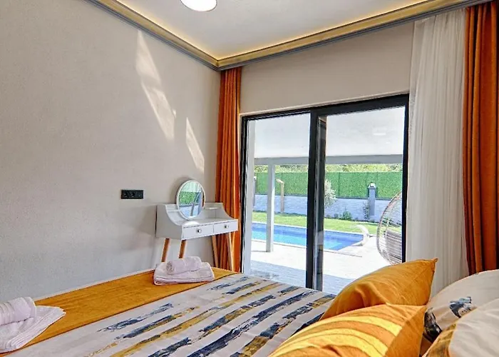 Luxury Detached With Large Garden And Private Pool In Goecek Inlice Villa