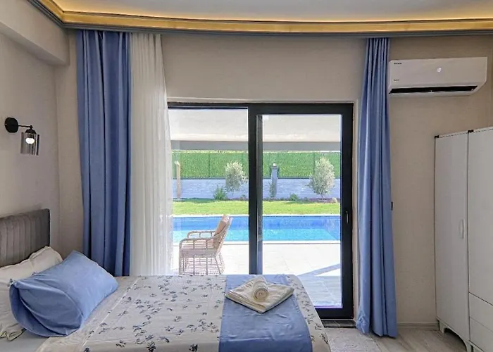 Villa Luxury Detached With Large Garden And Private Pool In Goecek Inlice *